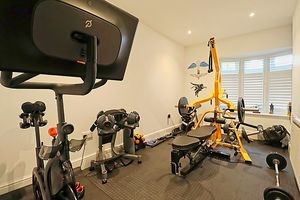 Snug / Gym- click for photo gallery
